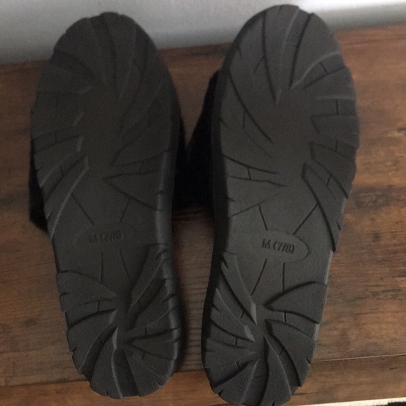 SoleMates Black Furry Slip-on Slippers - Picture 3 of 4